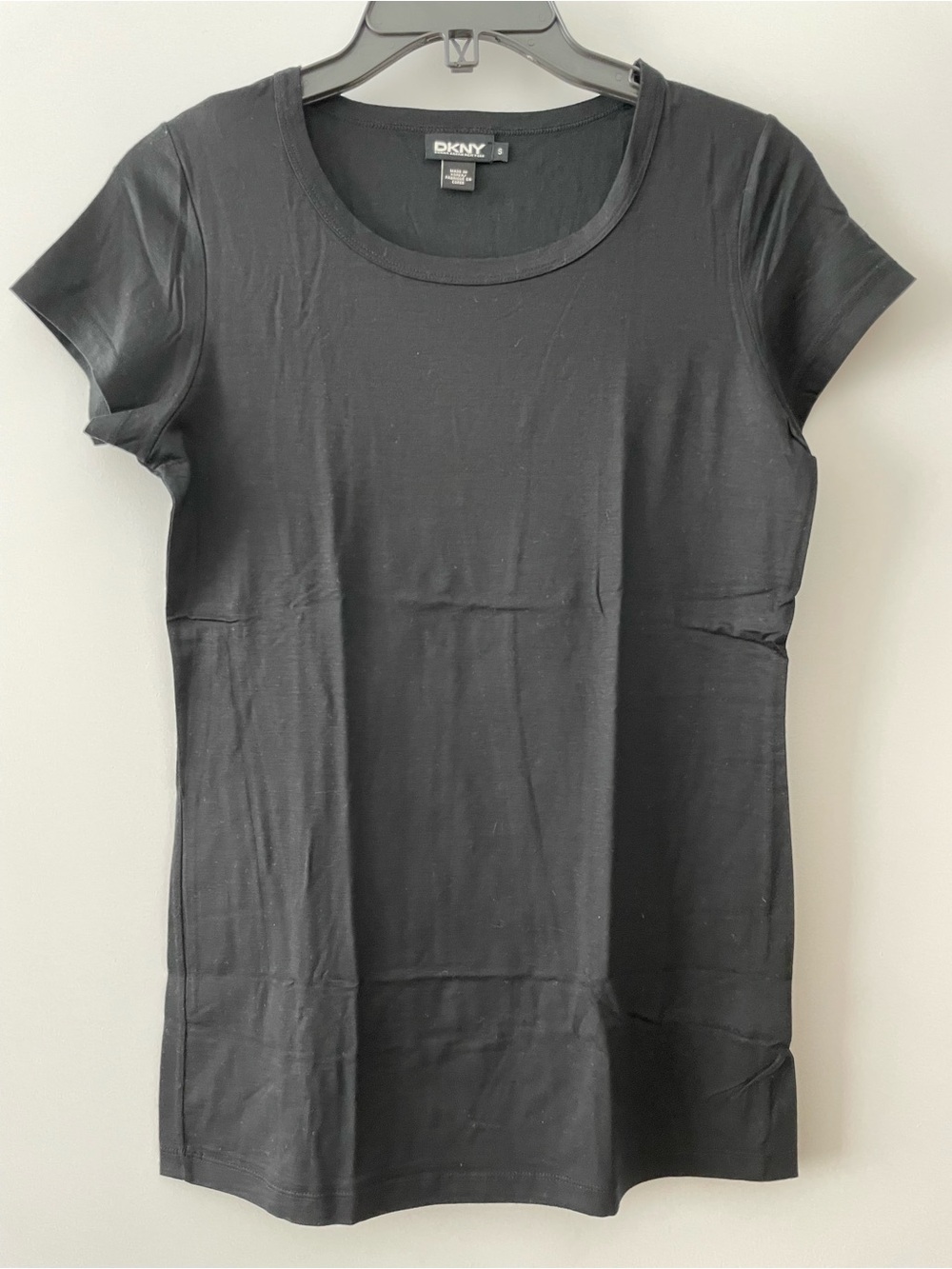 DKNY Black Scoop Neck Short Sleeve Tee - size S. Excellent condition.